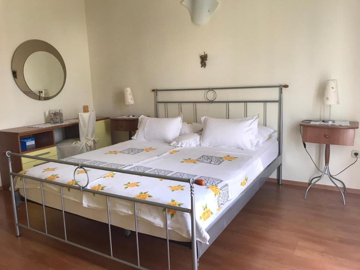 Apartmani Katarina Bol Esterno foto