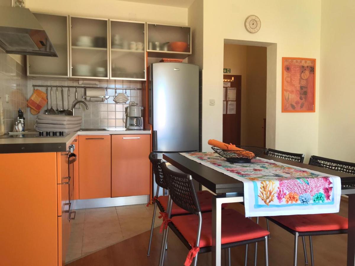 Apartmani Katarina Bol Esterno foto