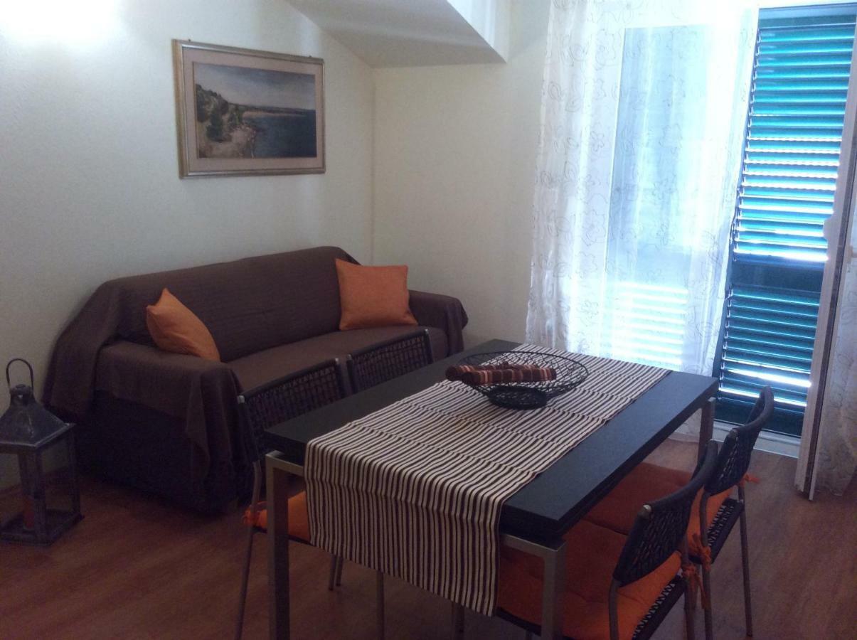 Apartmani Katarina Bol Esterno foto