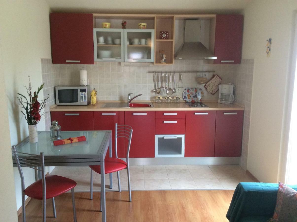 Apartmani Katarina Bol Esterno foto