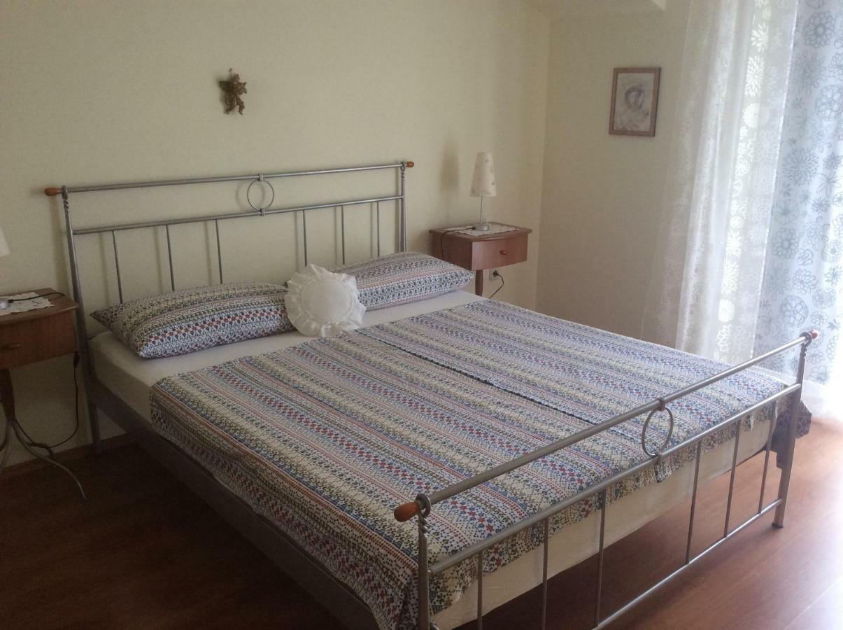 Apartmani Katarina Bol Esterno foto